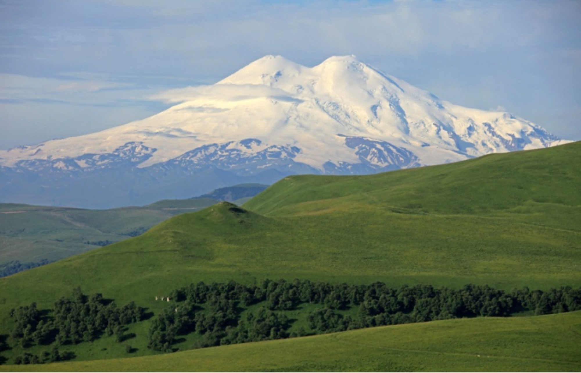 Как называются горы в россии. Горы Кавказа Эльбрус. Гора Эльбрус Кабардино-Балкария. Горы Минги Тау. Самая высокая гора Кавказа Эльбрус.